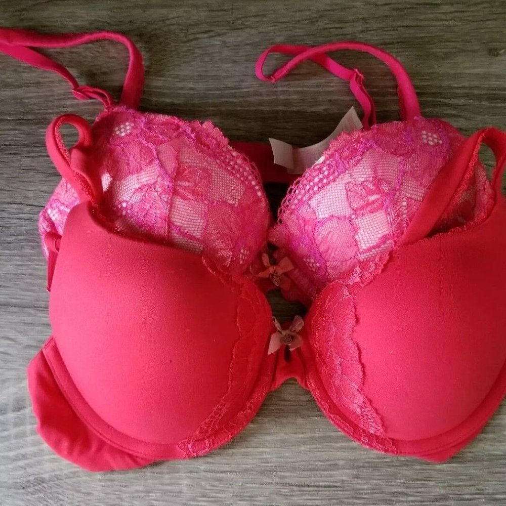 Victoria Secret 32C Body By Victoria Bras Lot of 2